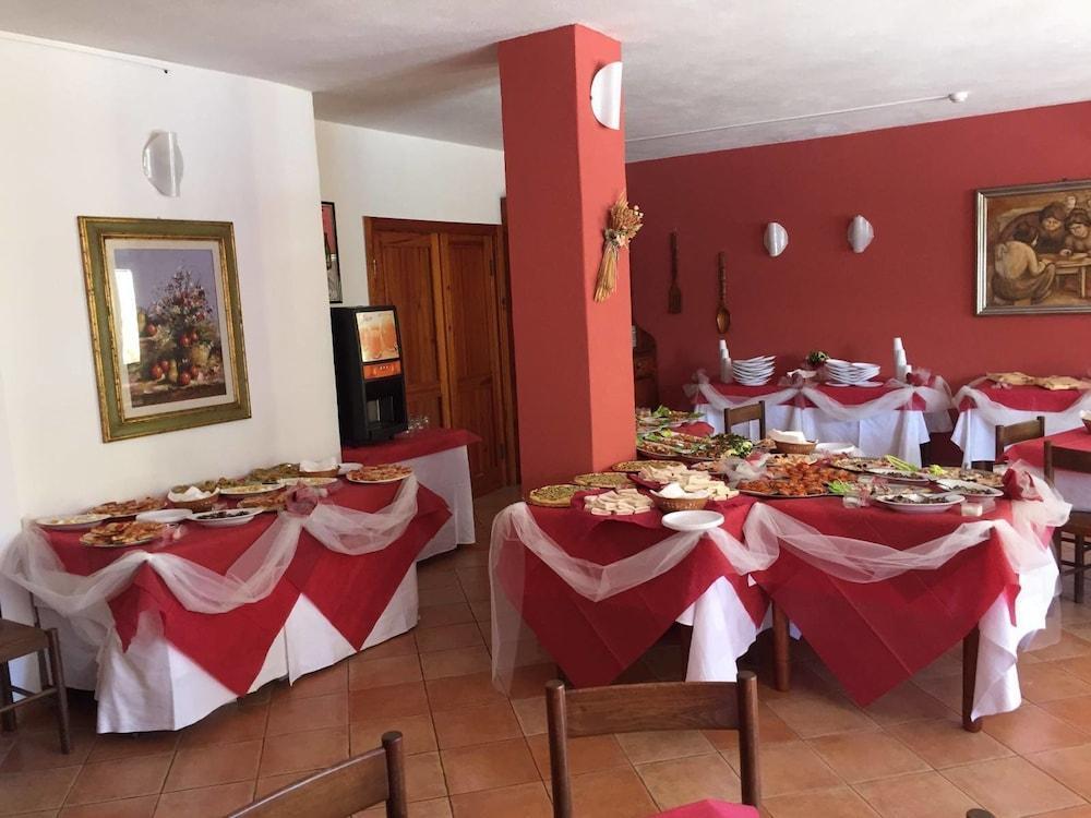 Hotel Sandalion Santa Teresa Gallura Exteriör bild