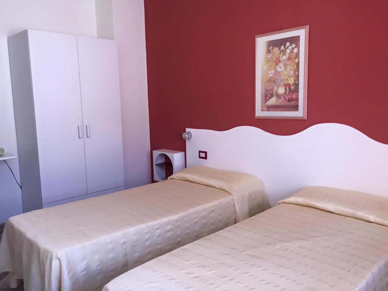 Hotel Sandalion Santa Teresa Gallura Exteriör bild